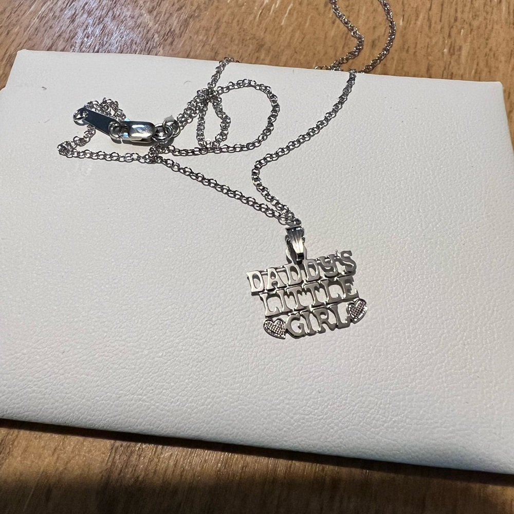 Daniel’s Daddy’s Little Girl 15” sterling silver pendant necklace in box.